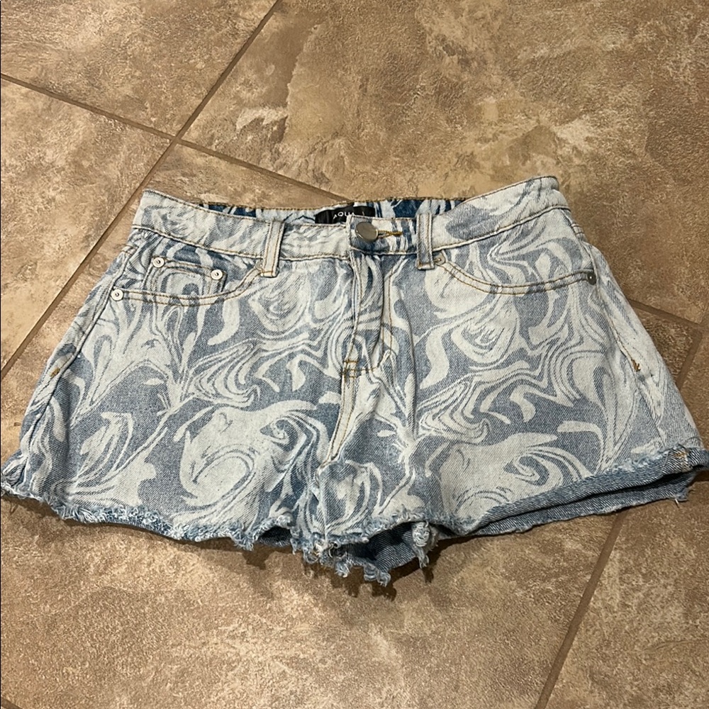 AQUA denim short swirly